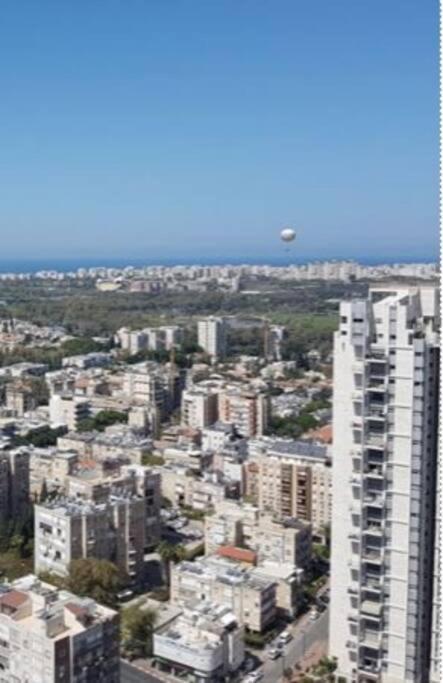 Beautiful Penthouse W/Amazing View, Prime Location Lägenhet Ramat Gan Exteriör bild