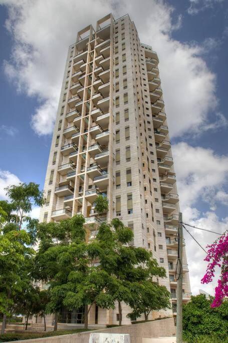 Beautiful Penthouse W/Amazing View, Prime Location Lägenhet Ramat Gan Exteriör bild