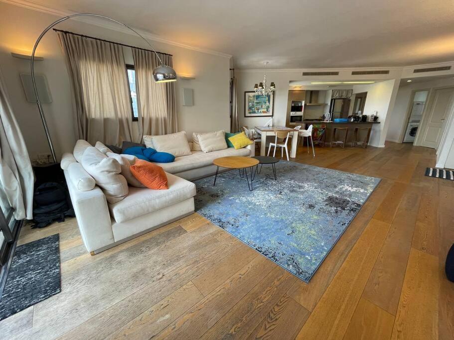 Beautiful Penthouse W/Amazing View, Prime Location Lägenhet Ramat Gan Exteriör bild