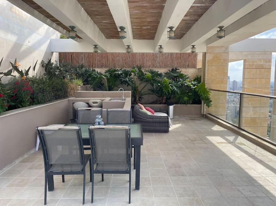 Beautiful Penthouse W/Amazing View, Prime Location Lägenhet Ramat Gan Exteriör bild