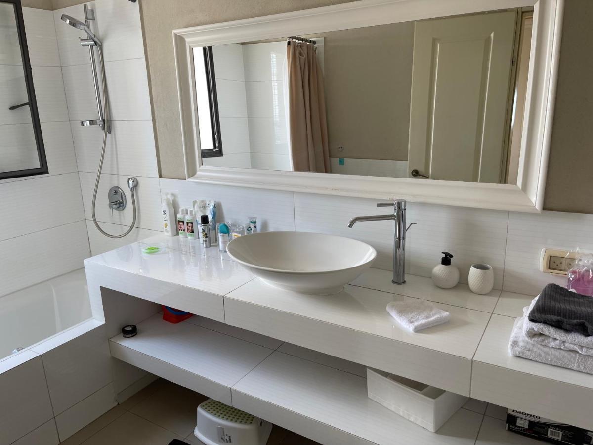 Beautiful Penthouse W/Amazing View, Prime Location Lägenhet Ramat Gan Exteriör bild