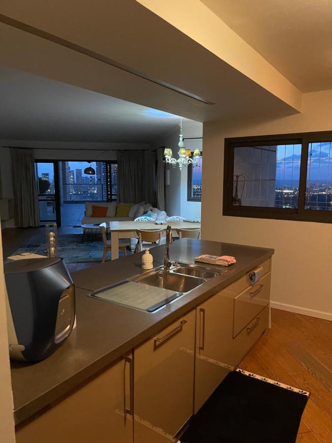Beautiful Penthouse W/Amazing View, Prime Location Lägenhet Ramat Gan Exteriör bild