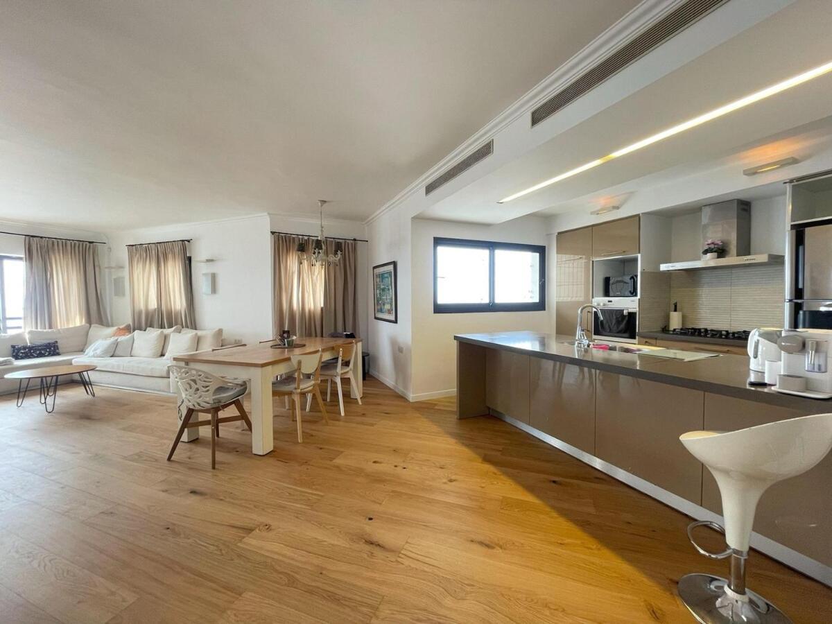 Beautiful Penthouse W/Amazing View, Prime Location Lägenhet Ramat Gan Exteriör bild